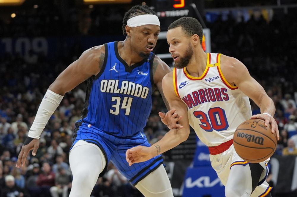 詹敲响了警 詹敲响了警